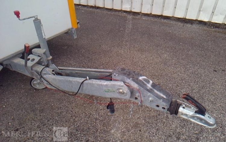 CNSE ABRIS CHANTIER 9M2 ISOLE + WC  FF-043-TC