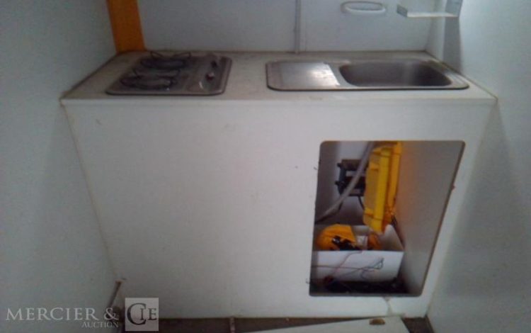 CNSE ABRIS CHANTIER 9M2 ISOLE + WC  FF-043-TC