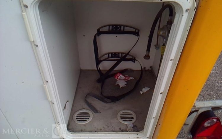 CNSE ABRIS CHANTIER 9M2 ISOLE + WC  FF-043-TC