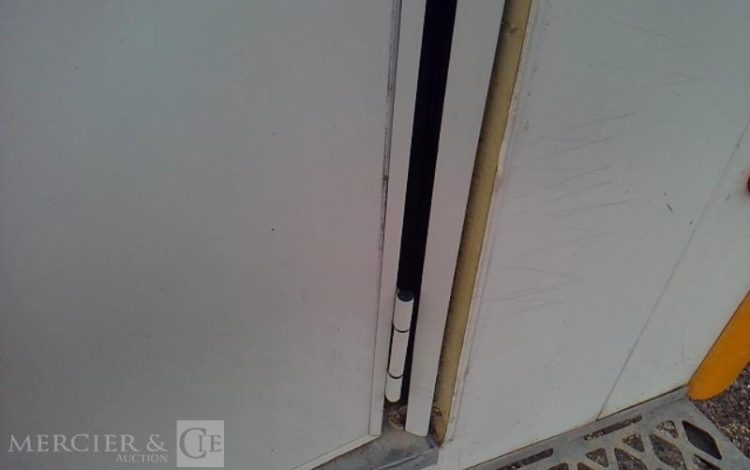 CNSE ABRIS CHANTIER 9M2 ISOLE + WC  FF-043-TC