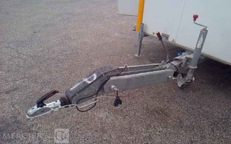 CNSE ABRIS CHANTIER 9M2 ISOLE + WC  FF-043-TC