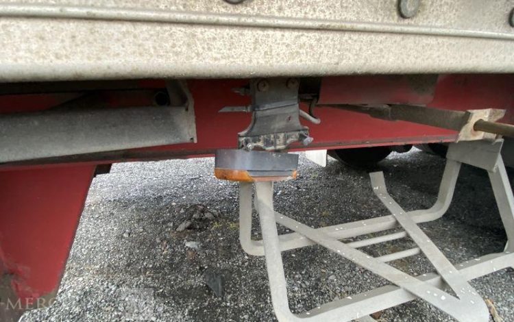 GENTRAIL SEMI REMORQUE FOURGON 3 ESSIEUX – POUR PIECES  FF-869-BN