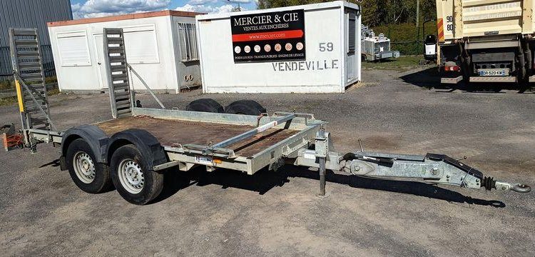 HUBIERE REMORQUE PORTE ENGIN 2T8  FG-213-DT