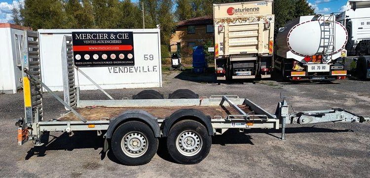 HUBIERE REMORQUE PORTE ENGIN 2T8  FG-213-DT