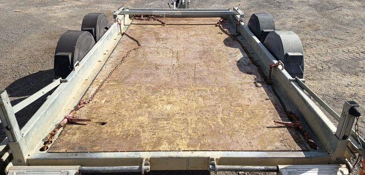 HUBIERE REMORQUE PORTE ENGIN 2T8  FG-213-DT