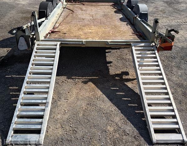 HUBIERE REMORQUE PORTE ENGIN 2T8  FG-213-DT