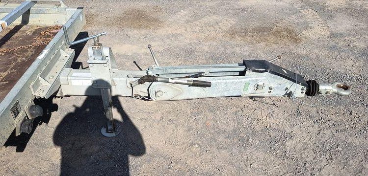 HUBIERE REMORQUE PORTE ENGIN 2T8  FG-213-DT