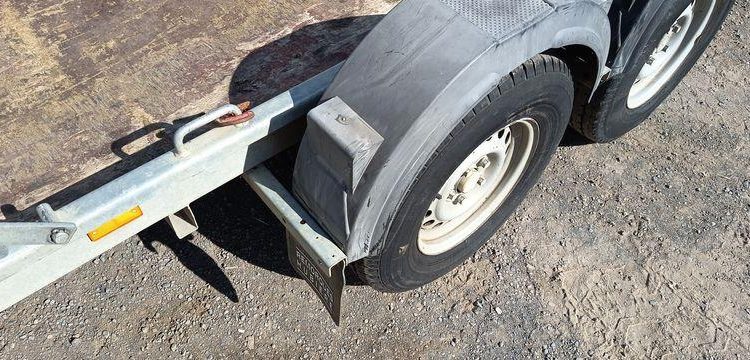 HUBIERE REMORQUE PORTE ENGIN 2T8  FG-213-DT