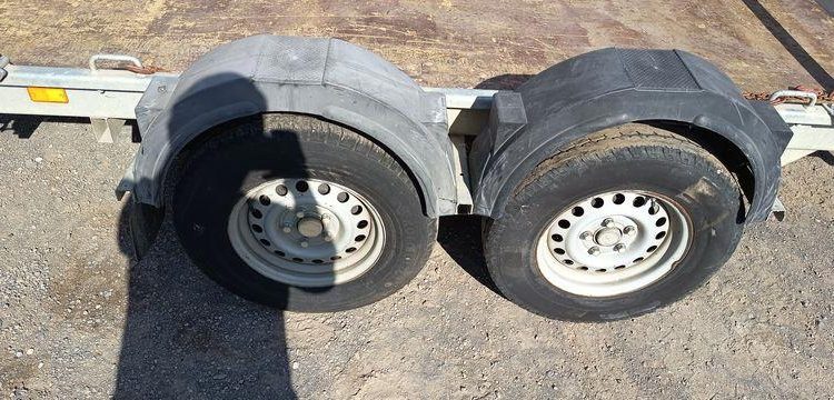 HUBIERE REMORQUE PORTE ENGIN 2T8  FG-213-DT