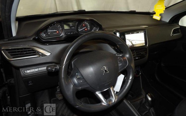 PEUGEOT 208 GENERATION-I 1.2 PURETECH 80CH SIGNATURE  FL-567-BQ