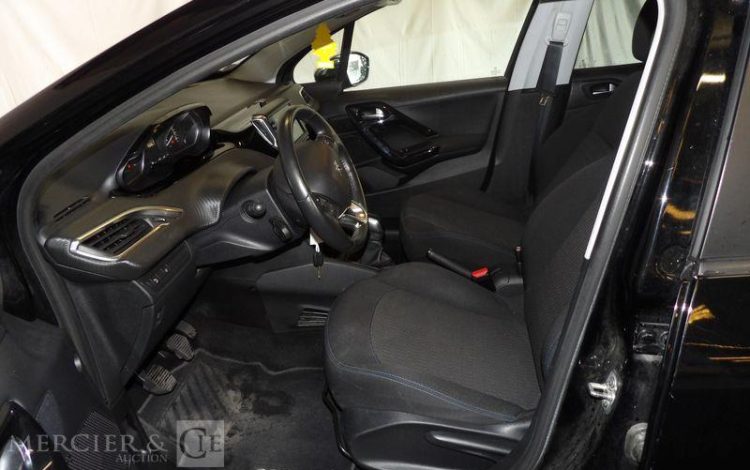 PEUGEOT 208 GENERATION-I 1.2 PURETECH 80CH SIGNATURE  FL-567-BQ