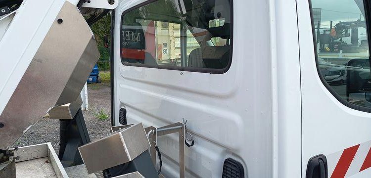 IVECO DAILY 35S14 NACELLE FRANCE ELEVATEUR 141TLE – 12 METRES – DIESEL – 500 HEURES BLANC FT-331-NQ