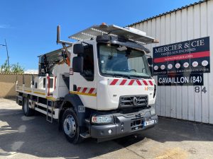 RENAULT CAMION FOREUSE + TARIERE GAMME D250 / DTI8 DIESEL – 4X2 – PTAC 13T BLANC FW-720-ZL