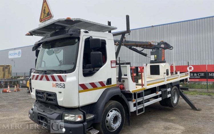 RENAULT CAMION FOREUSE + TARIERE GAMME D250 / DTI8 DIESEL – 4X2 – PTAC 13T BLANC FW-720-ZL