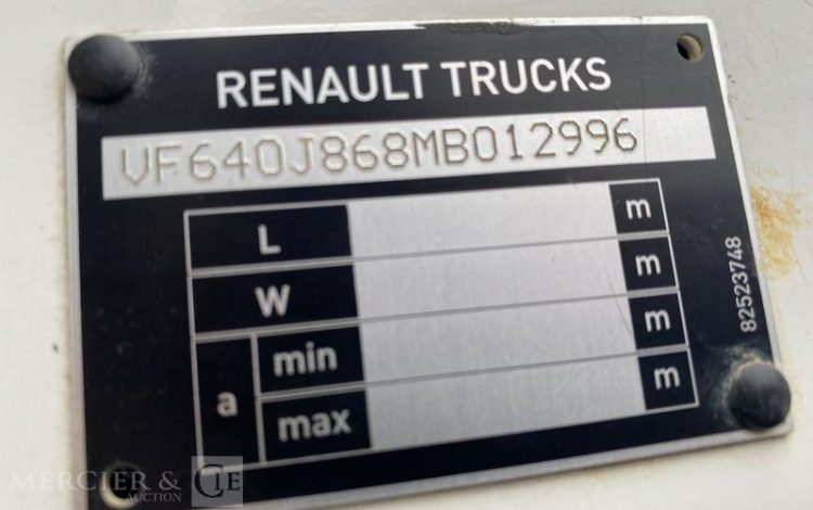 RENAULT CAMION FOREUSE + TARIERE GAMME D250 / DTI8 DIESEL – 4X2 – PTAC 13T BLANC FW-720-ZL