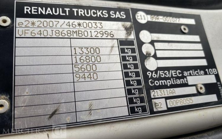 RENAULT CAMION FOREUSE + TARIERE GAMME D250 / DTI8 DIESEL – 4X2 – PTAC 13T BLANC FW-720-ZL