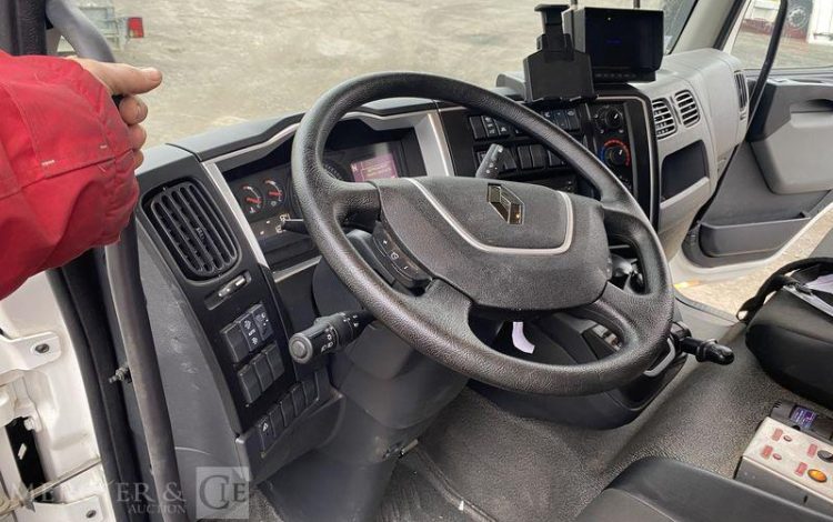RENAULT CAMION FOREUSE + TARIERE GAMME D250 / DTI8 DIESEL – 4X2 – PTAC 13T BLANC FW-720-ZL