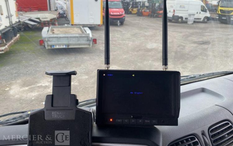 RENAULT CAMION FOREUSE + TARIERE GAMME D250 / DTI8 DIESEL – 4X2 – PTAC 13T BLANC FW-720-ZL