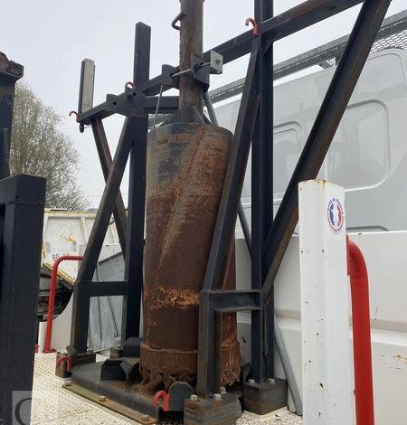 RENAULT CAMION FOREUSE + TARIERE GAMME D250 / DTI8 DIESEL – 4X2 – PTAC 13T BLANC FW-720-ZL