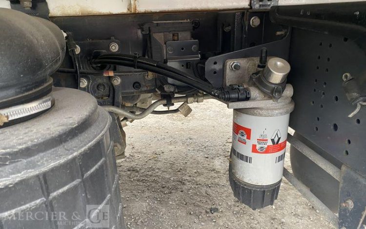RENAULT CAMION FOREUSE + TARIERE GAMME D250 / DTI8 DIESEL – 4X2 – PTAC 13T BLANC FW-720-ZL
