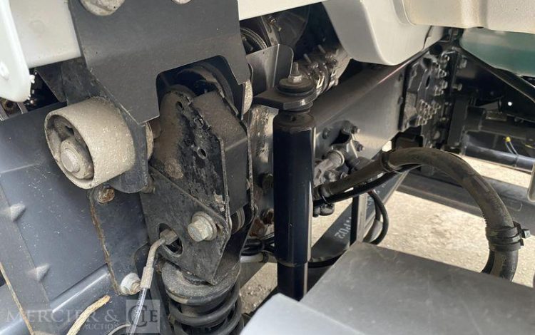 RENAULT CAMION FOREUSE + TARIERE GAMME D250 / DTI8 DIESEL – 4X2 – PTAC 13T BLANC FW-720-ZL