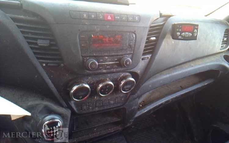 IVECO 35-160 CAISSE HAYON FRIGO BLANC GD-603-MJ