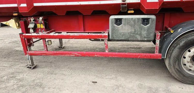 STAS BENNE A FERRAILLE 60M3 3 ESSIEUX SUSPENSIONS AIR  GF-757-WX