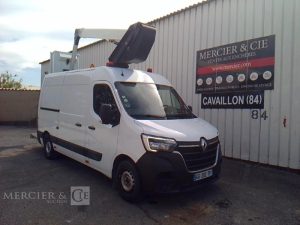 RENAULT MASTER NACELLE SUR VL 12M KLUBB KL32 181H BLANC GG-202-TV