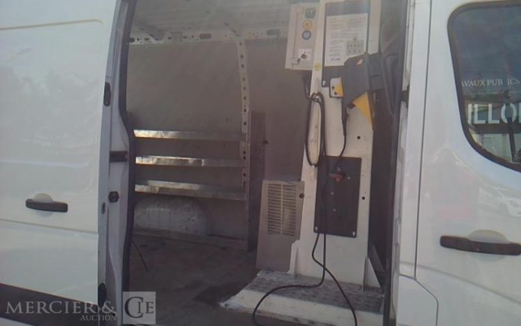 RENAULT MASTER NACELLE SUR VL 12M KLUBB KL32 181H BLANC GG-202-TV