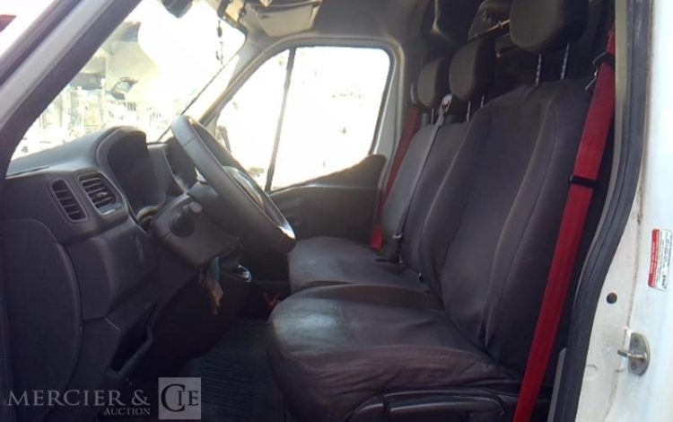 RENAULT MASTER NACELLE SUR VL 12M KLUBB KL32 181H BLANC GG-202-TV