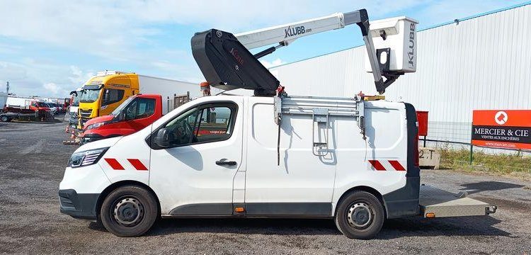 RENAULT TRAFFIC AVEC NACELLE KLUBB/KL21B – 9 M  DIESEL – 659 HEURES – 99031 KMS BLANC GG-759-DD