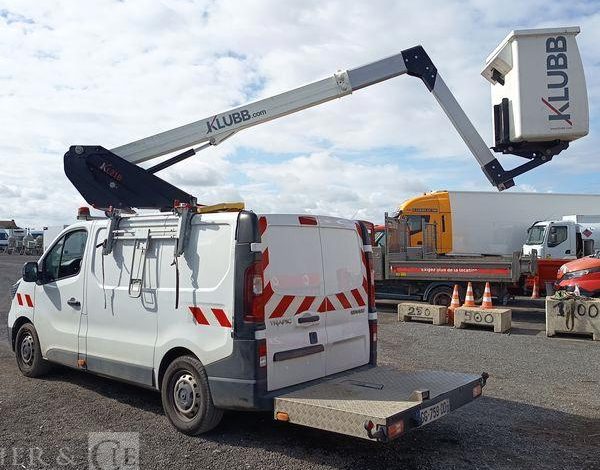 RENAULT TRAFFIC AVEC NACELLE KLUBB/KL21B – 9 M  DIESEL – 659 HEURES – 99031 KMS BLANC GG-759-DD