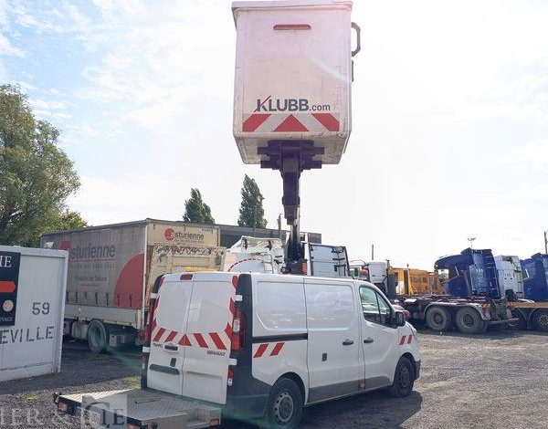 RENAULT TRAFFIC AVEC NACELLE KLUBB/KL21B – 9 M  DIESEL – 659 HEURES – 99031 KMS BLANC GG-759-DD