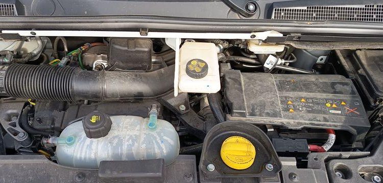 RENAULT TRAFFIC AVEC NACELLE KLUBB/KL21B – 9 M  DIESEL – 659 HEURES – 99031 KMS BLANC GG-759-DD