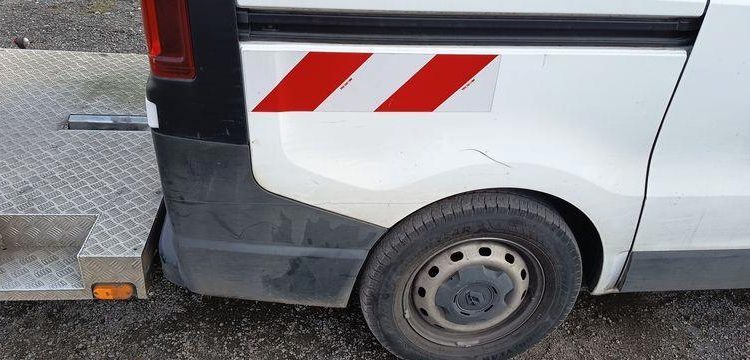 RENAULT TRAFFIC AVEC NACELLE KLUBB/KL21B – 9 M  DIESEL – 659 HEURES – 99031 KMS BLANC GG-759-DD