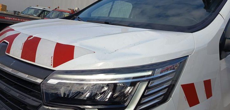 RENAULT TRAFFIC AVEC NACELLE KLUBB/KL21B – 9 M  DIESEL – 659 HEURES – 99031 KMS BLANC GG-759-DD