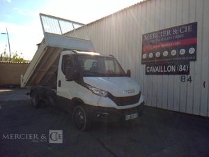 IVECO 35-140 BENNE SIMPLE CABINE COFFRE BLANC GJ-023-VT