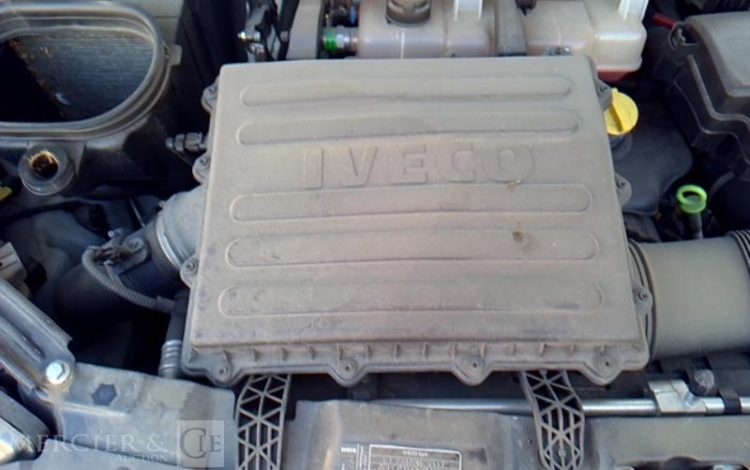 IVECO 35-140 BENNE SIMPLE CABINE COFFRE BLANC GJ-023-VT