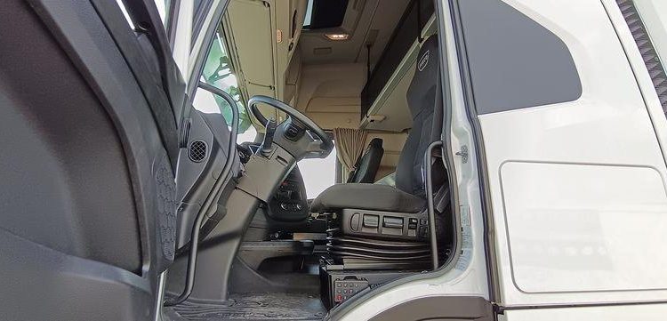IVECO S WAY AS44S 480 CH – PTRA : 44 TONNES – DIESEL – 132116 KMS – ANNEE 2021 BLANC GR-311-WB