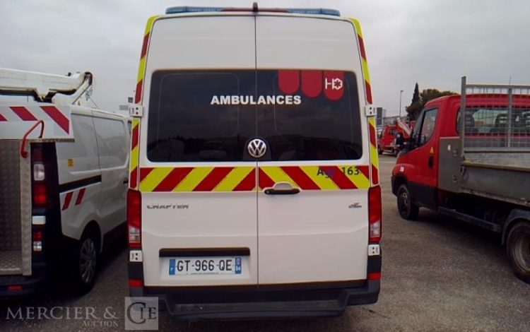 VOLKSWAGEN CRAFTER VAN 3T5 TDI 177CV AMBULANCE BLANC GT-966-QE