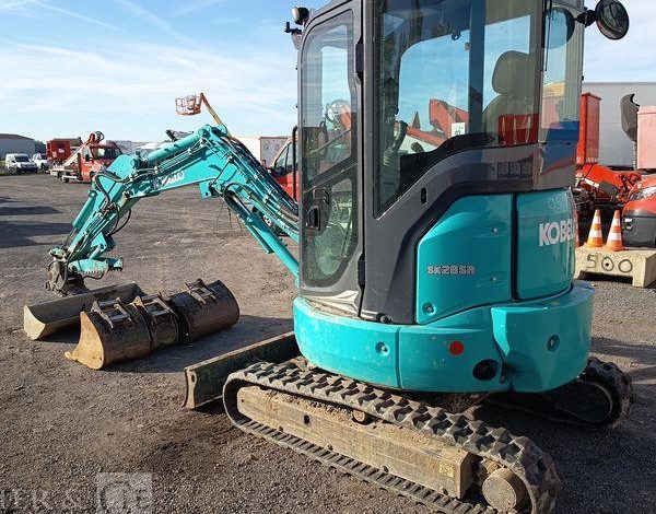 KOBELCO MINIPELLE SK26SR-7 SUR CHENILLE DIESEL 2,6 TONNES  – 296 HEURES – ANNEE 2023  5016