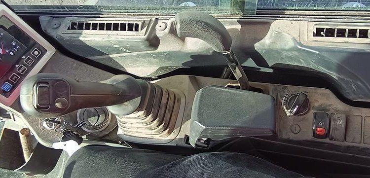 KOBELCO MINIPELLE SK26SR-7 SUR CHENILLE DIESEL 2,6 TONNES  – 296 HEURES – ANNEE 2023  5016