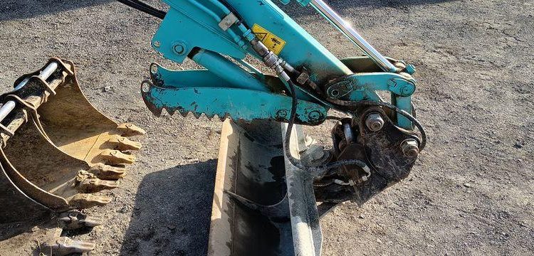 KOBELCO MINIPELLE SK26SR-7 SUR CHENILLE DIESEL 2,6 TONNES  – 296 HEURES – ANNEE 2023  5016