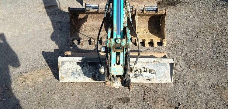 KOBELCO MINIPELLE SK26SR-7 SUR CHENILLE DIESEL 2,6 TONNES  – 296 HEURES – ANNEE 2023  5016