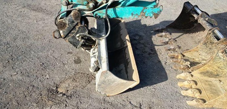 KOBELCO MINIPELLE SK26SR-7 SUR CHENILLE DIESEL 2,6 TONNES  – 296 HEURES – ANNEE 2023  5016