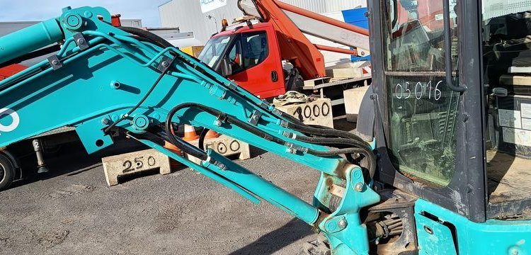 KOBELCO MINIPELLE SK26SR-7 SUR CHENILLE DIESEL 2,6 TONNES  – 296 HEURES – ANNEE 2023  5016