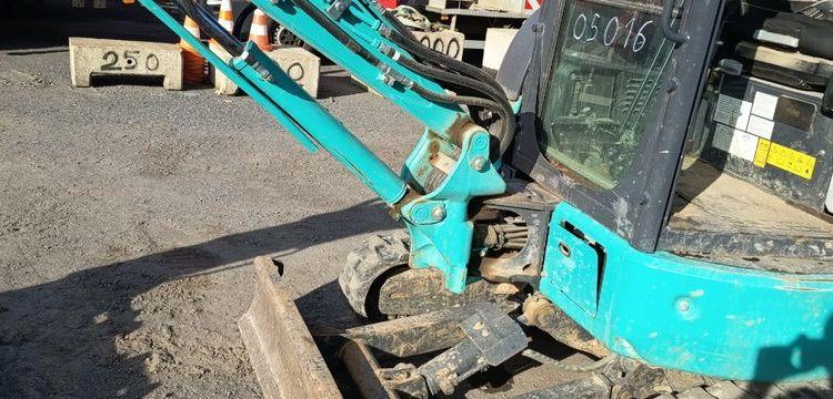 KOBELCO MINIPELLE SK26SR-7 SUR CHENILLE DIESEL 2,6 TONNES  – 296 HEURES – ANNEE 2023  5016