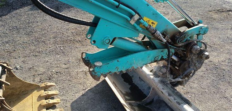 KOBELCO MINIPELLE SK26SR-7 SUR CHENILLE DIESEL 2,6 TONNES  – 296 HEURES – ANNEE 2023  5016