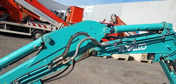 KOBELCO MINIPELLE SK26SR-7 SUR CHENILLE DIESEL 2,6 TONNES  – 296 HEURES – ANNEE 2023  5016