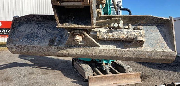 KOBELCO MINIPELLE SK26SR-7 SUR CHENILLE DIESEL 2,6 TONNES  – 296 HEURES – ANNEE 2023  5016